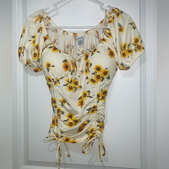 S Sunflower, Ruched, Summer Tee - Picture 3 of 3